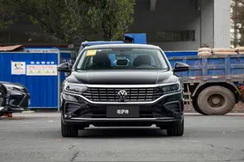 帕萨特380TSI，降至16.33万元，大空间，动力足，适合家用图片