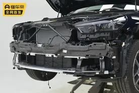 宝马i5拆车：防撞梁全面升级，中国消费者终于不被区别对待图片