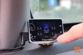 高速上胎压报警，要马上停车吗？这才是正确做法，学会能救命图片