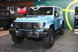 212广州车展发布官改版212T01 长风，配色有讲究图片