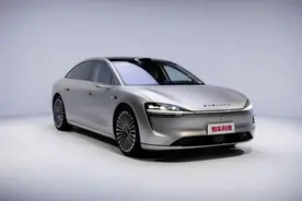 国产豪华旗舰轿车来了！轿车享界S9新车解析图片