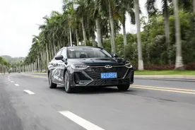 2.0T+8AT，跟合资车比起来如何？试驾艾瑞泽8御+图片