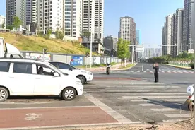 开车在外地发生交通事故，异地出险如何正确处理？喵哥给你说清楚图片