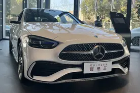 30万元买奔驰C级，动力才是最大的槽点？到店实拍奔驰C级图片