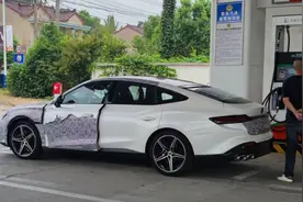 低趴真帅！名爵MG7街头曝光，或14.58万起售图片