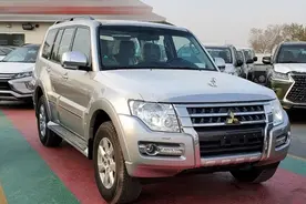 2022款三菱帕杰罗发布：金色立标+3.0升V6，约合人民币16万起售图片