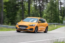 2.3T+6速手动 280马力！海外试驾福克斯ST图片