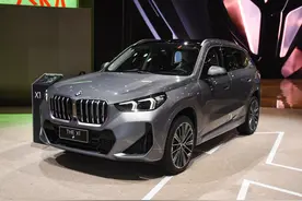 全新宝马X1：尺寸再加大，实用性提升，选它还是奥迪Q3？图片