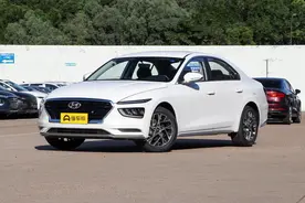 油耗低至5.3L，还是B级车，入门才13万多，带你看现代名图图片