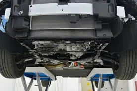 比亚迪秦：什么“铝合金”“三根棍”，统统都不要图片