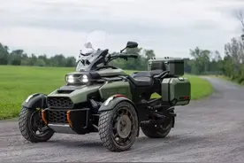 太帅了！2025 庞巴迪Can-Am Canyon 首次亮相！ADV倒三轮！图片