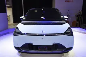 轻橙时代首款车型VC轻橙亮相广州车展图片