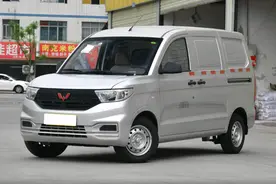 4.79万！体验五菱宏光V：朴实无华，空间很奢华，1.5L引擎图片