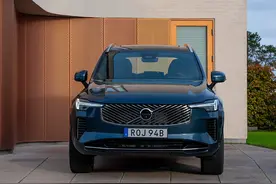 沃尔沃XC90终于改款了，7座布局+水晶挡把，配T8插电式混动系统图片