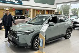 配置简单但优惠够大！丰田卡罗拉锐放和锋兰达该买谁，选哪一款？视频封面