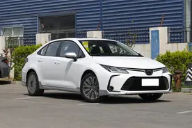 体验丰田卡罗拉，搭载1.2T发动机，安全配置丰富图片