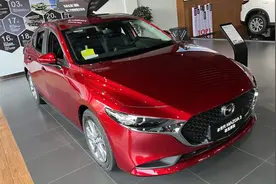实拍9.99万的新款马自达3，2.0L+6AT，空间实测结果如何？图片
