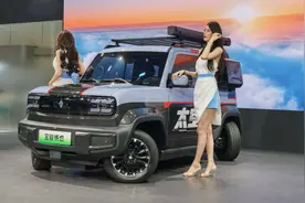 五菱“掀桌子”了！能蟹行、曲行、原地掉头，百万豪车情何以堪？图片