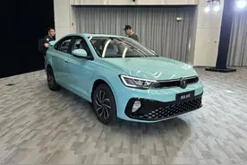 新款大众朗逸XR（新锐）实车曝光，定位紧凑型轿车，将取代桑塔纳图片
