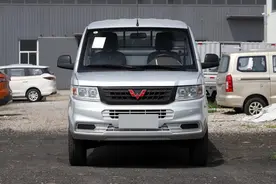 5.28-6.38万，荣光新卡加长版上市，能跑能拉，最大载重1.43吨图片