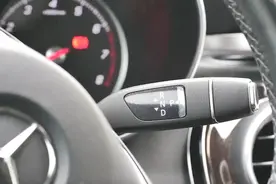 奔驰的怀挡高级，为何大多数车企都不用，还是喜欢用老式竖把呢图片