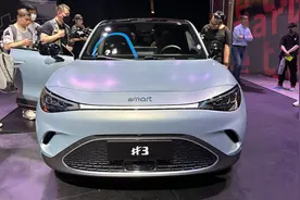 3.7秒破百，支持弹射模式，smart精灵#3亮相上海车展图片