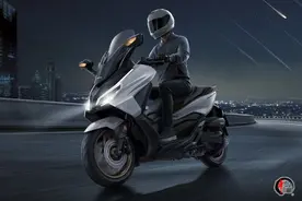 质感升级+TFT智能仪表，2024款本田FORZA(佛沙) 350，有哪些新变化图片