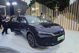 油耗2.9L，续航2100公里！比亚迪秦L售9.98-13.98万元图片