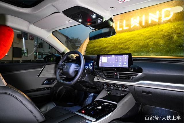 畅游安吉白茶原产地，与凡尔赛C5 X共品山奢之美