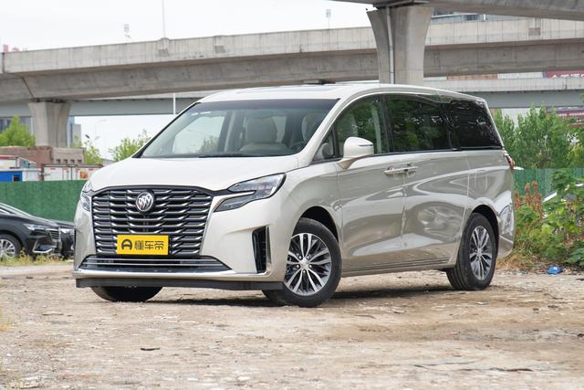 别克GL8,2.0T+9AT组合,7座椅布局,25.89万起