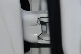 雷凌：虽然是“一奶同胞”，但却还是区别对待图片