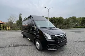 5米99后双胎福特全顺房车，2.2T柴油机底盘结实抗造，1厅2卧1厨卫图片