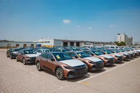 也就剩个名字了 丰田皇冠到港 为啥不买辆奥迪？图片