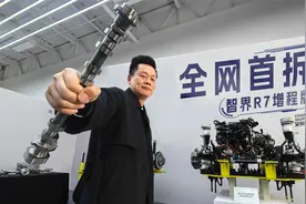 超详尽解密智界R7，看完没人敢说你是增程小白 | 吴佩频道视频封面