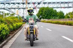 不止颜值，动力也够劲—银钢蜜獾150摩智测评图片