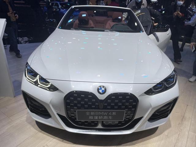 以操控基因闻名,却备受争议,实拍解析宝马4系敞篷轿跑车