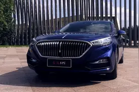 红旗H5对比别克君威 哪台养车成本最低？图片