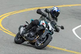 美媒路试评测春风450NK：小排量 大乐趣图片