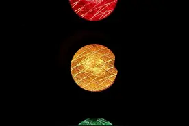 导航为什么清楚实时路况，且知道红绿灯读秒？图片