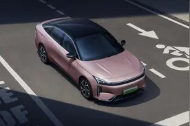 专为女神而生？售12.98万，吉利银河L6创想版上市，新增粉色车漆图片