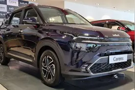 新款起亚佳乐海外上市，定位紧凑型MPV，售价约为10万起图片