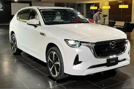 马自达CX-60海外到店，3.3T直6发动机图片