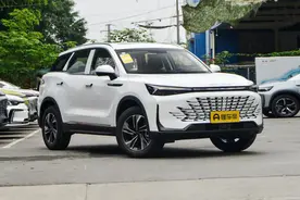 试驾北京新X7：造型大气配置高，10万级家用全能SUV就是它图片