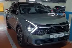 新一代起亚狮跑实车，内外设计全面升级，尺寸更大，搭载1.6T插混图片