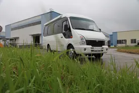 五菱推出“亲民”房车，车长5995mm，全家旅行不用住酒店，19.6万图片