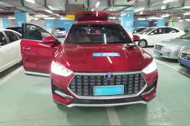 当初买比亚迪宋plus跟儿子吵翻，卖车时被车商一通损，老哥后悔吗图片