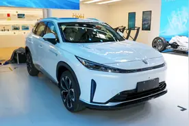 荣威D5X DMH，第四代混动技术，弧形纵梁设计图片