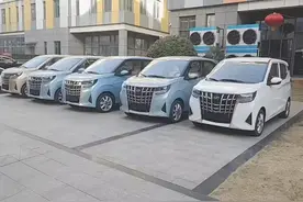 国产老头乐以假乱真，丰田埃尔法：坏了，我成替身了图片