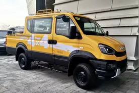 四驱轻客！依维柯4×4越野版曝光，搭载3.0T柴油动力，外观很硬朗图片