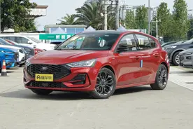 试驾评测丨运动型两厢车，福特福克斯如何？为什么没有以前火了？图片